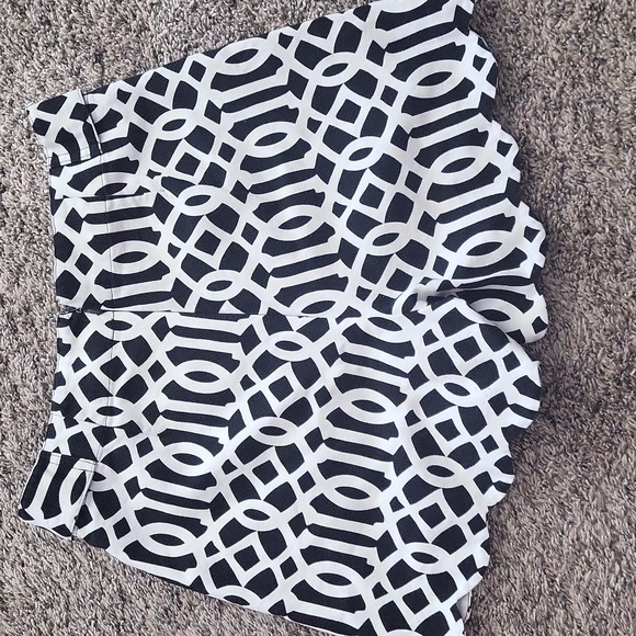 Mud Pie Black and White Patterned Shorts - Picture 5 of 5